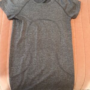 Gray Swiftly tech lululemon